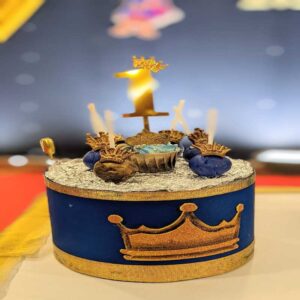 King theme cupcake with customized truffles-customized-cupcakes-in-coimbatore