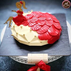 Pinnata-girltheme-filled-in-with-chocolate