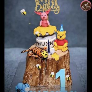 piglet and winnie the pooh-customized-birthday-theme-cakes-designs-in-coimbatore